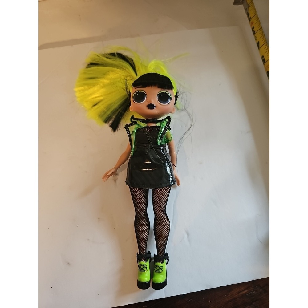 LOL Surprise OMG Remix Rock Bhad Gurl MGA 2019 Lime green Black Choker Fishnet